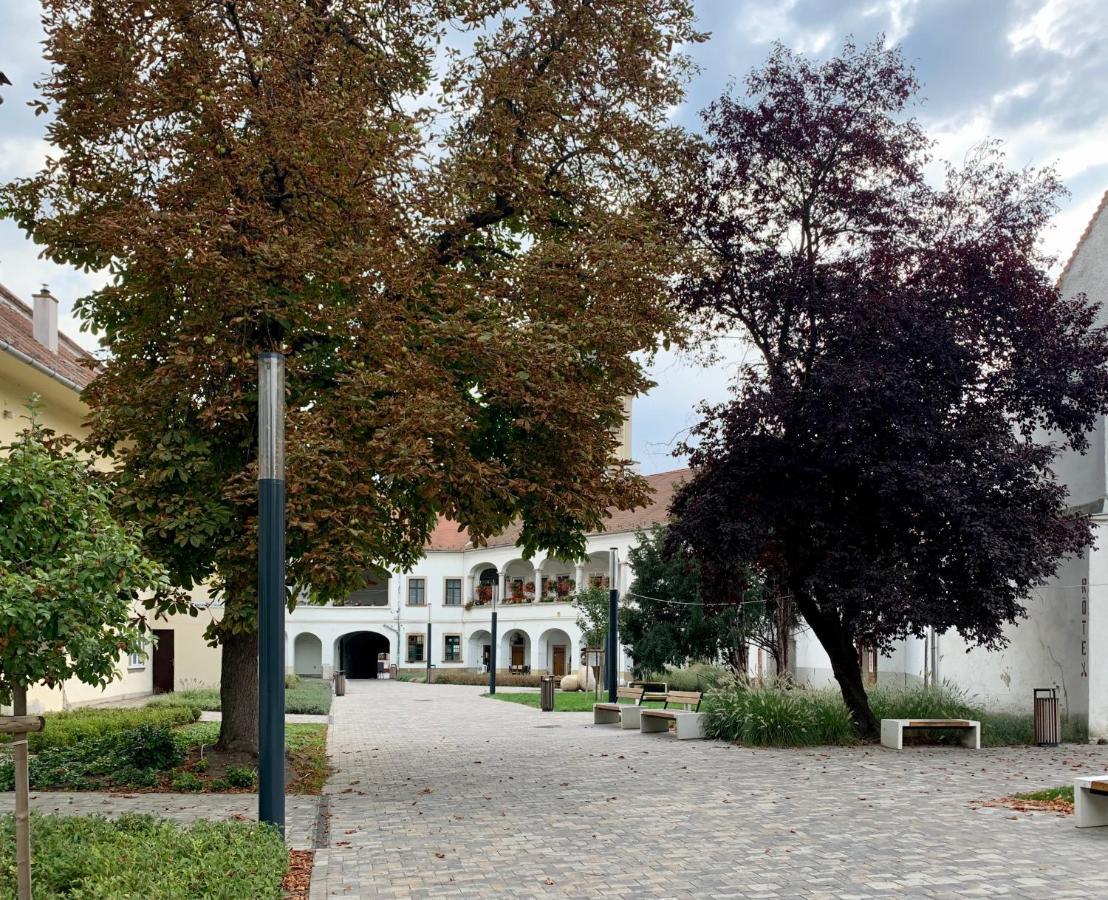 Forst-Haz Apartman Eger Luaran gambar