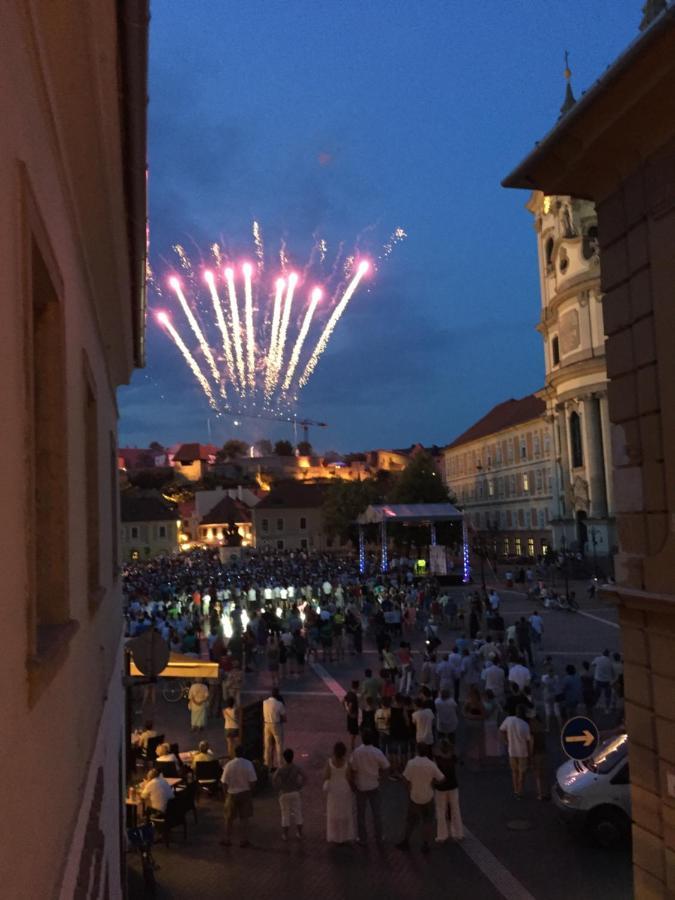 Forst-Haz Apartman Eger Luaran gambar