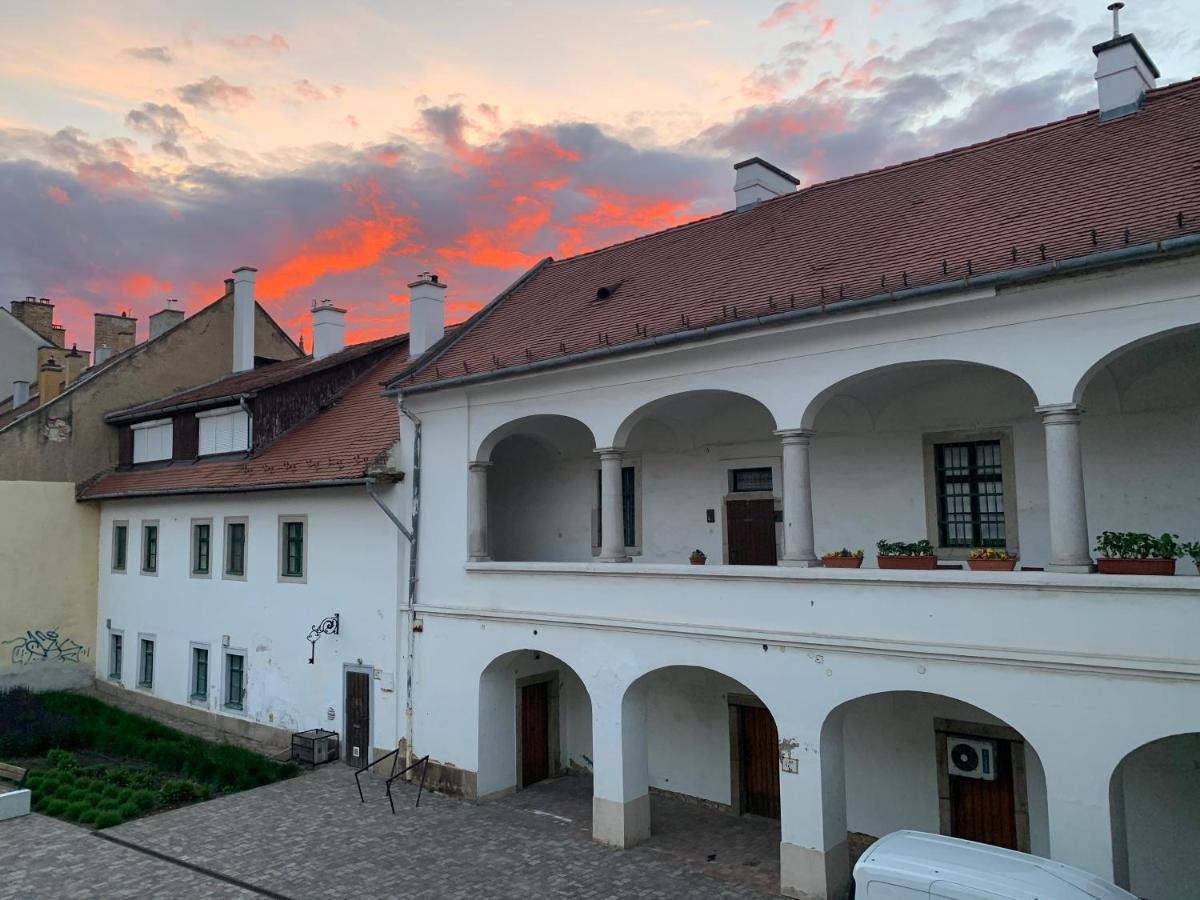 Forst-Haz Apartman Eger Luaran gambar