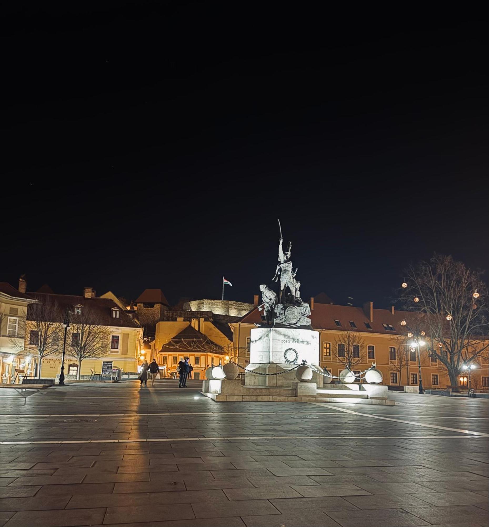 Forst-Haz Apartman Eger Luaran gambar